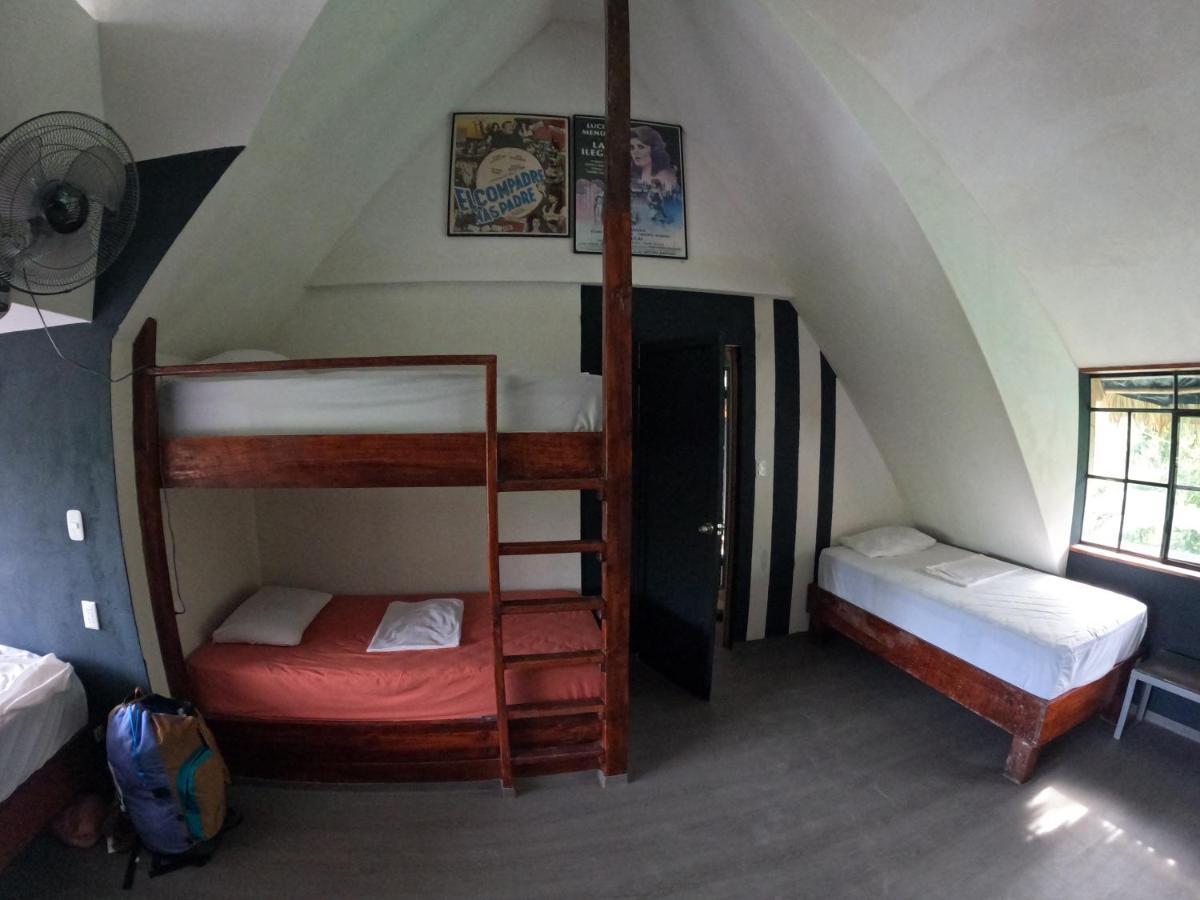 Zephyr River Lodge Lanquín Habitación foto